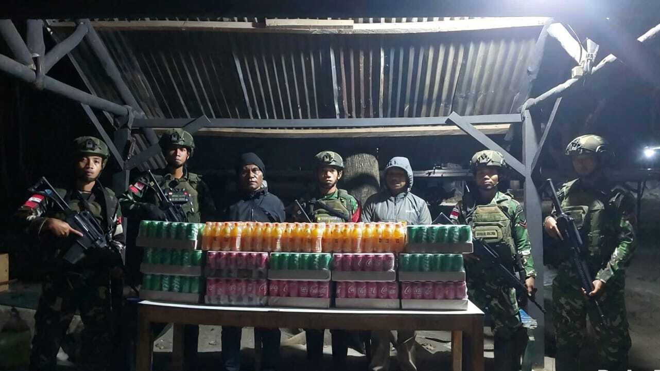 Satgas Yonarhanud 14/PWY Gagalkan Penyelundupan 30 Krat Minuman Kemasan di Perbatasan RI-RDTL
